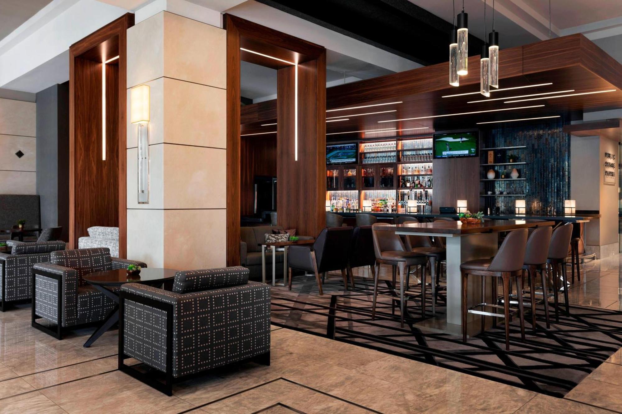 Cleveland Marriott Downtown At Key Tower Hotel Exterior photo