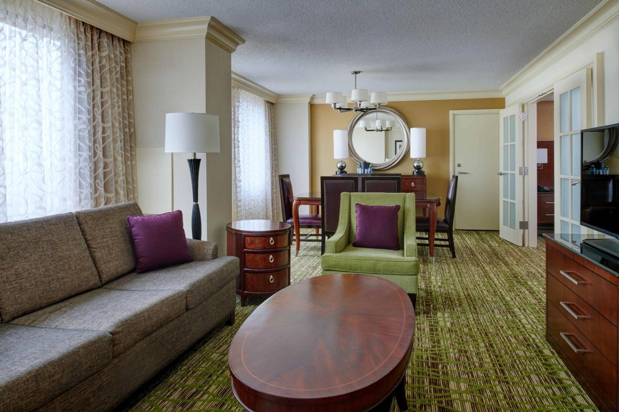 Cleveland Marriott Downtown At Key Tower Hotel Exterior photo