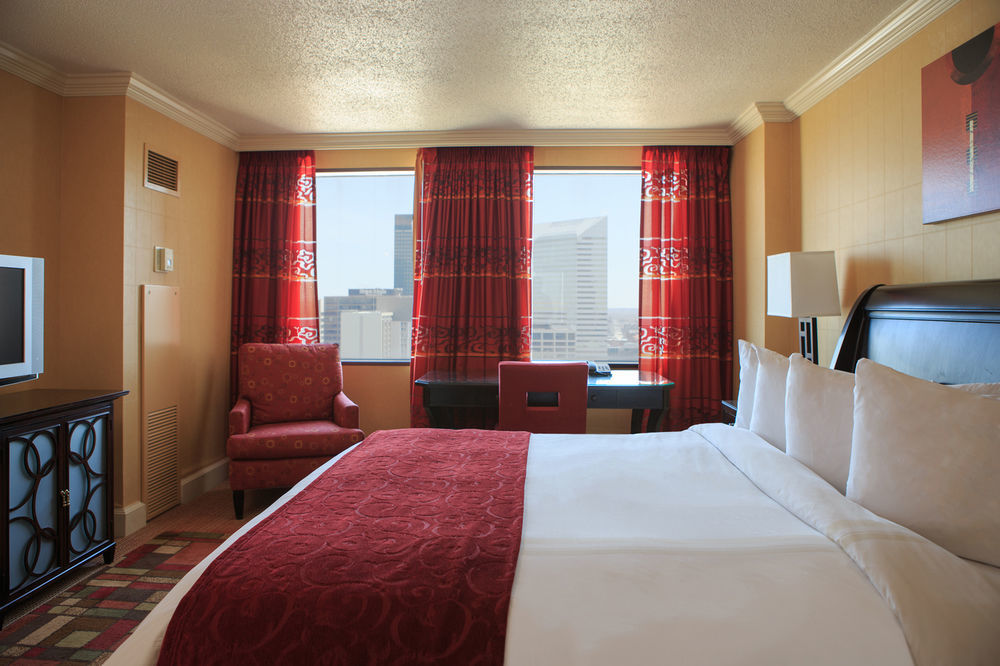 Cleveland Marriott Downtown At Key Tower Hotel Exterior photo
